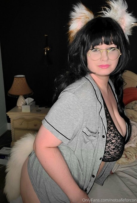 notsafeforcon sexy pornstar galleries