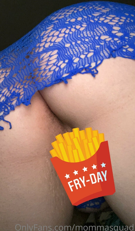 mommasquad model naked photo