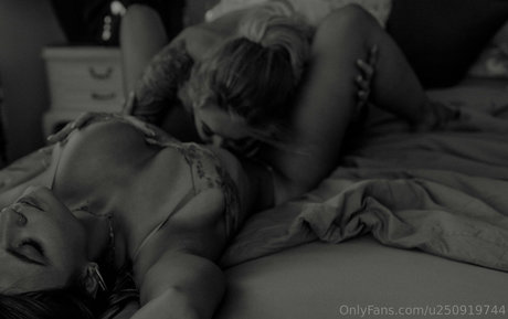 sarahmeeeow sex pornstar galleries