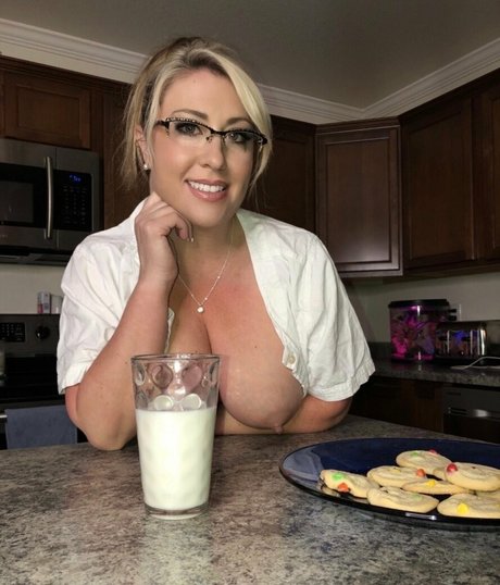 maturebeauty model top img