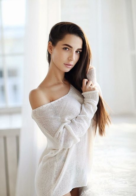 Shaginakate model erotic image