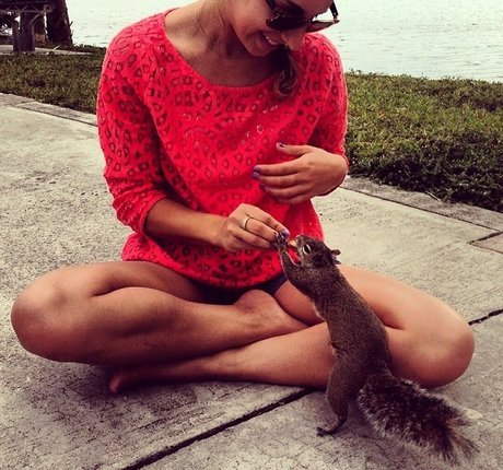 Vanessa Lengies pretty actress images