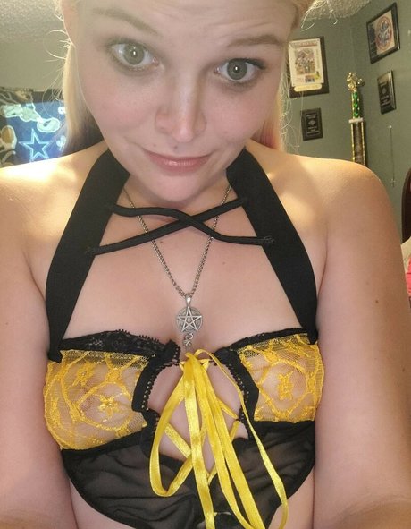 Charlene Mack high quality star pics