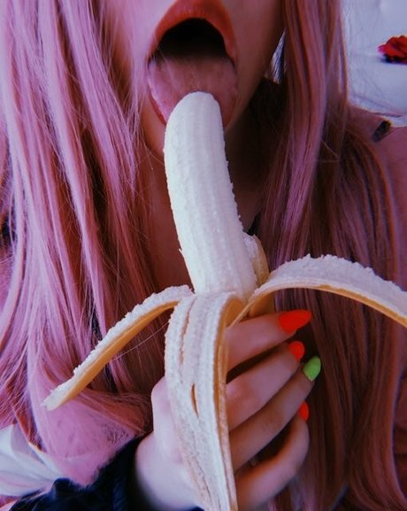 Eva Moon best model pic