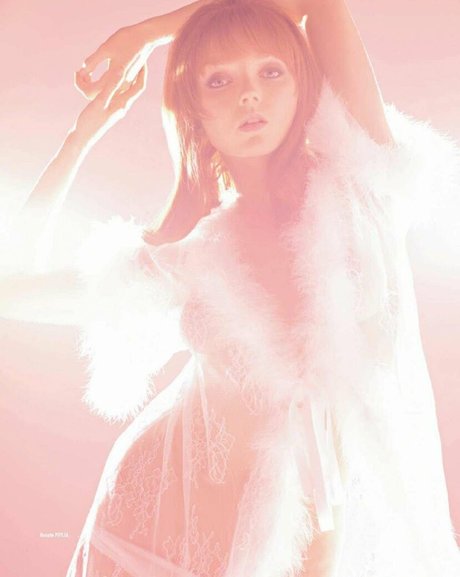 Lily Cole hd model gallery