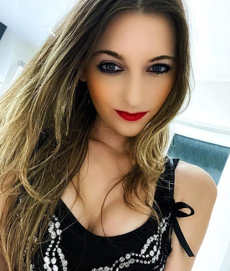 Undercoverme11 adult model photos