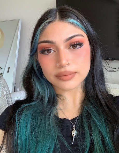 Deathlessley star sex picture