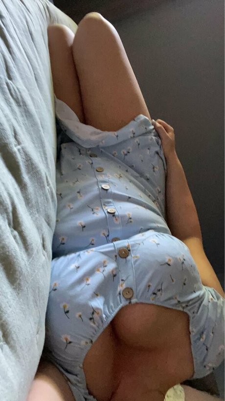 Emilygoodandterrible adult model image