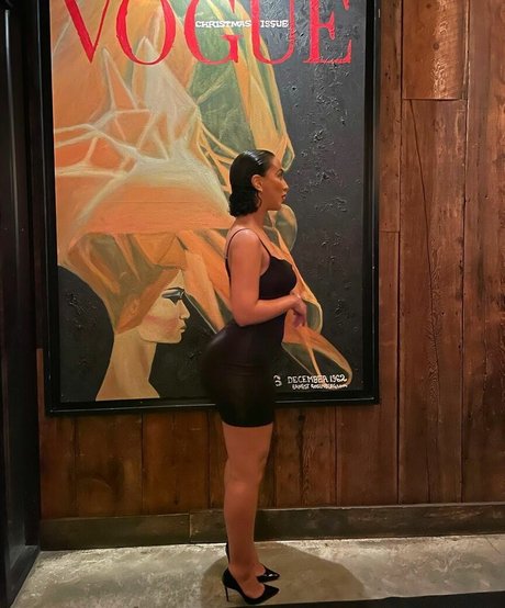 social media influencer onlyfans free img