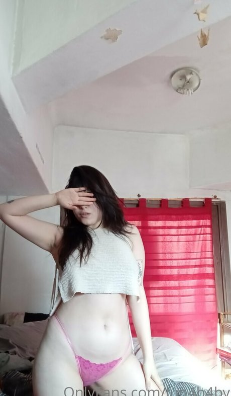 lun4b4by naked star photo