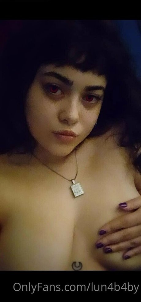 lun4b4by nudes model image