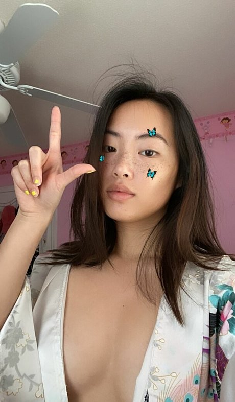 Goddessjun adult model picture