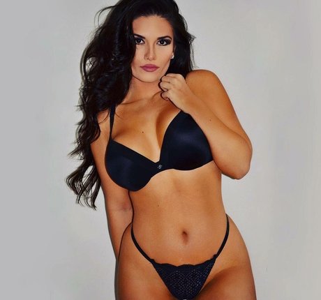 Derynn Paige star art gallery