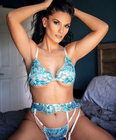 Derynn Paige sex actress gallery