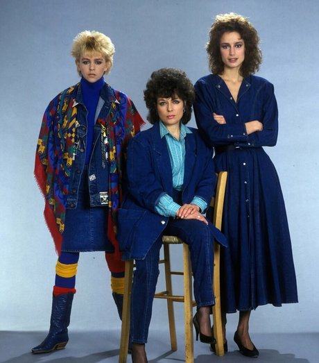 Leslie Ash beautiful pornstar img