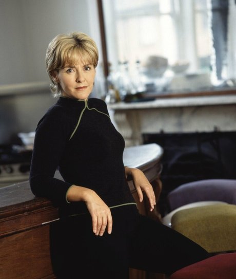 Amanda Burton star art gallery