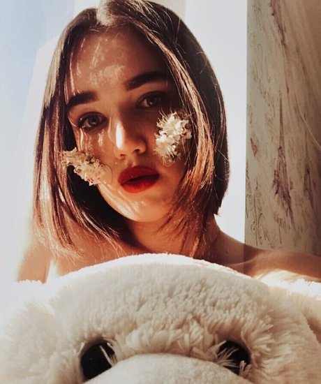 bella sun_ pornstar nude image