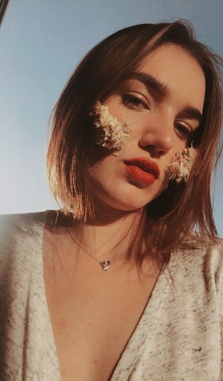 bella sun_ pretty pornstar picture