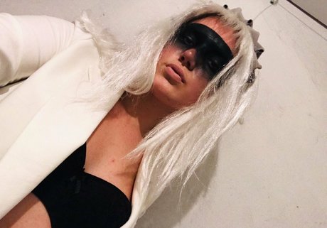 bella sun_ model sex pic