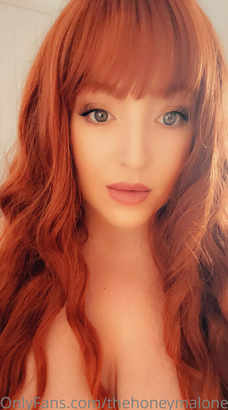 thehoneymalone sexy star img