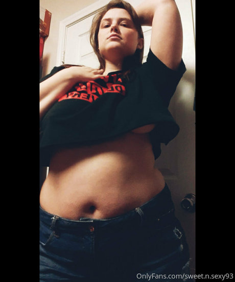 sweetnsexy93 exclusive model pic