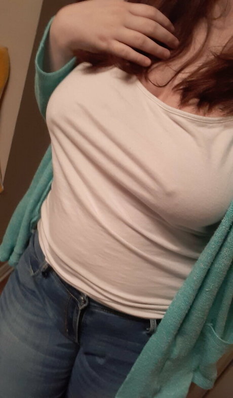 sweetnsexy93 art model pic