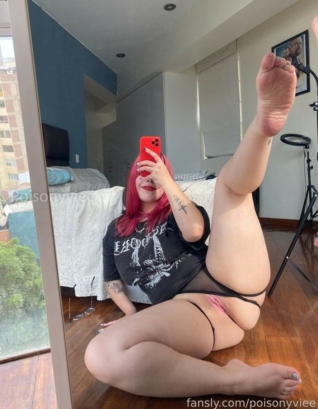 poisonyviee star xxx galleries