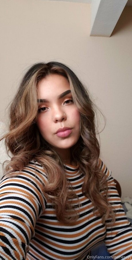 hottest wife onlyfans top image