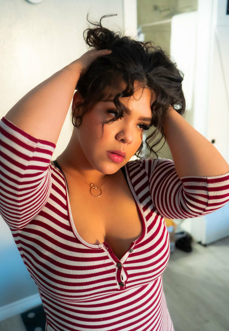 nohessyfree naked model archive