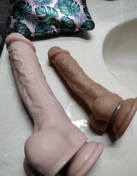 naughtyhoneypot nude model images