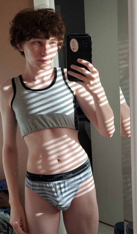 Xaviey erotic actress pics