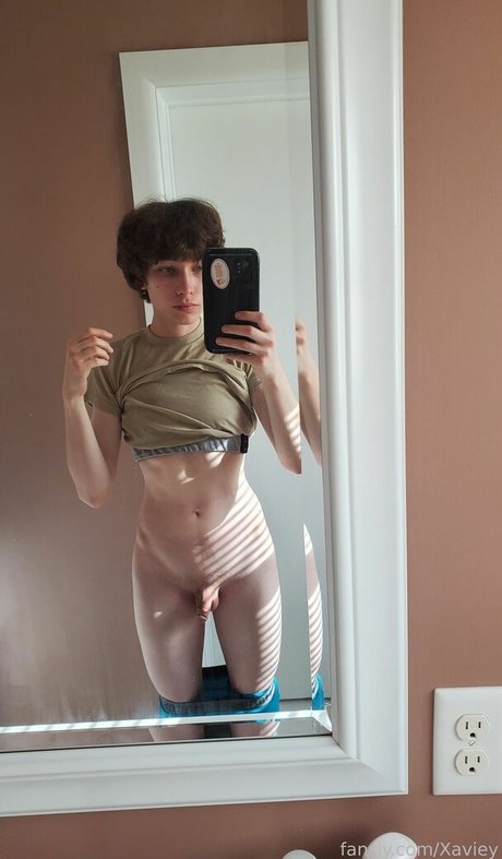 Xaviey naked actress pics