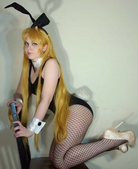 Abi Aikou star erotic photo