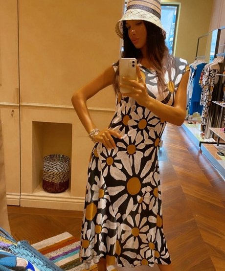 flat chested onlyfans nice gallery