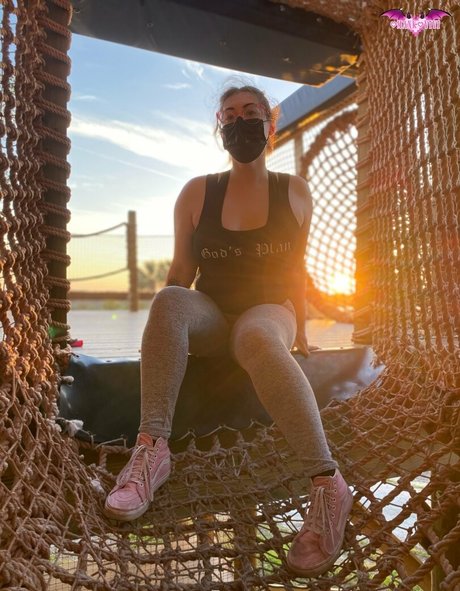 flat chested onlyfans porn archive