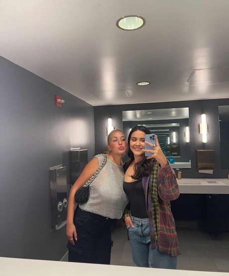 Holly Youpa model art images