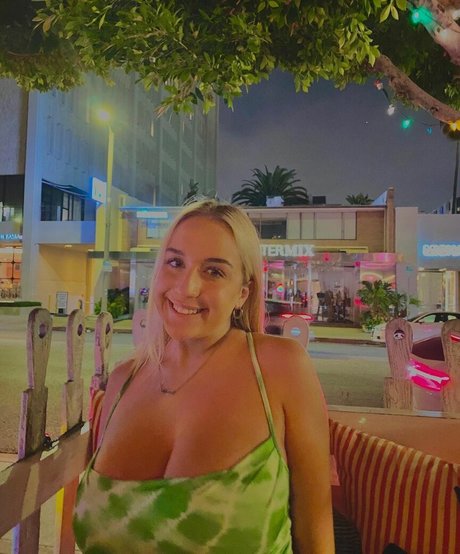 Holly Youpa star beautiful archive