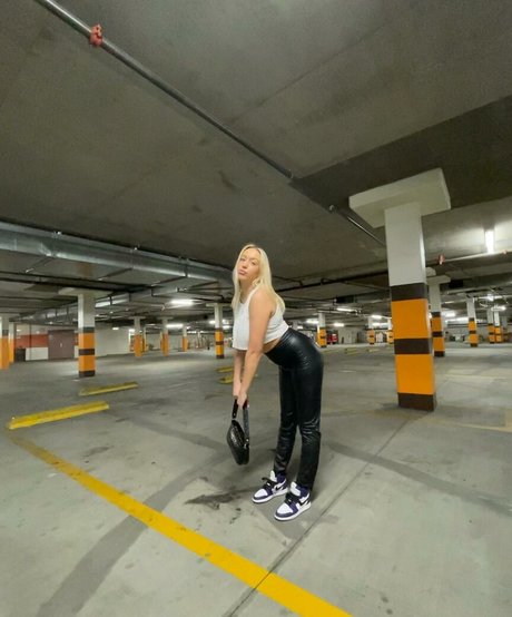 Holly Youpa nice actress galleries