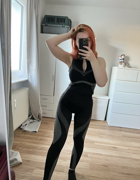 Feedeline pornstar exclusive gallery