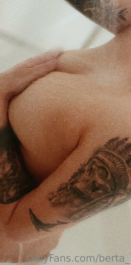 Its Berta model hot images