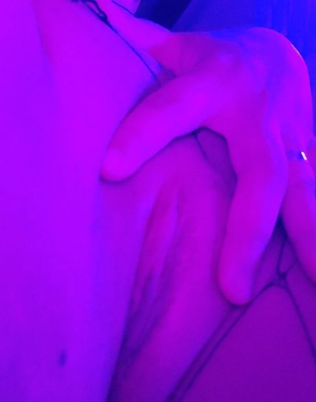 Isa Castro pornographic model image