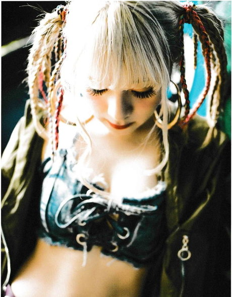 Mizuhashi Mai adult model photos