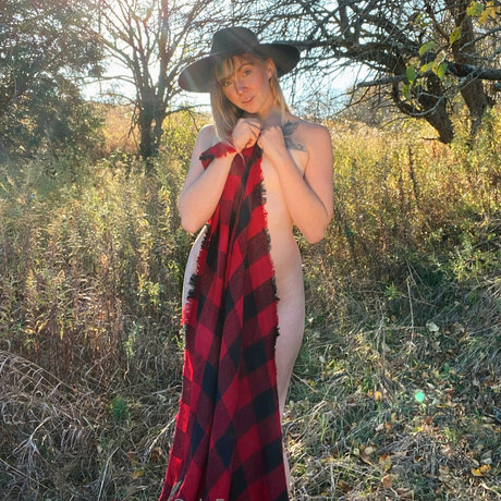 yourlittlefauxfoxfree model nice image