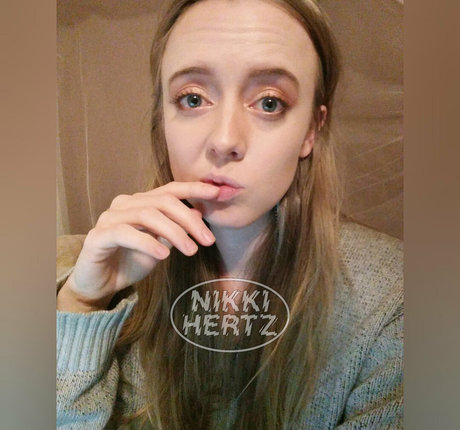 thenikkihertz model xxx photos