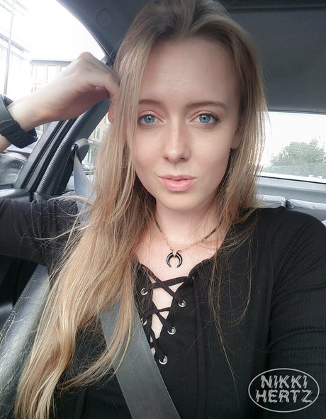 thenikkihertz nudes actress image