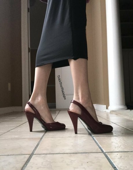 goddess tickle erotic model img