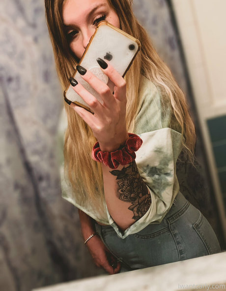 carlyraeofficial star images