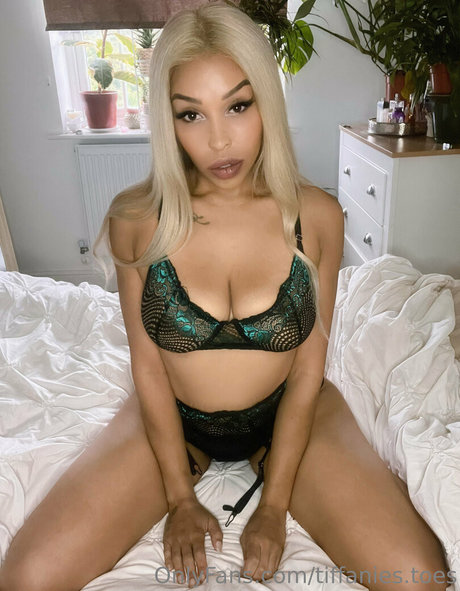 brunette milf onlyfans erotic galleries