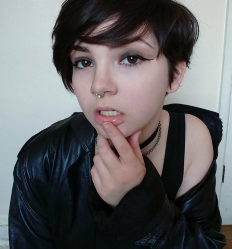 luciuskitten hot pornstar pic