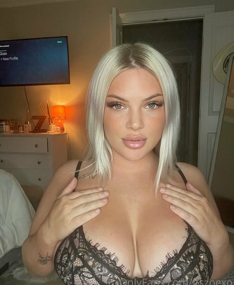 itszoexo model sex archive